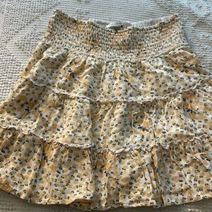 American‎ Eagle skirt. Size xs tiered elastic waist like new condition